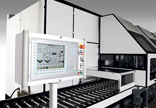 Vacuum solvent degreasing and cleaning machine with its control panel