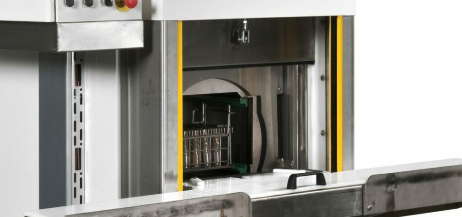 Compact drum parts washer with oscillation or full rotation