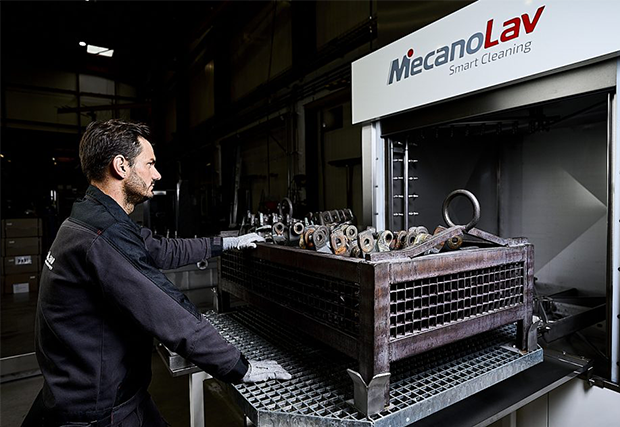 MB machine with front-loading of industrial parts