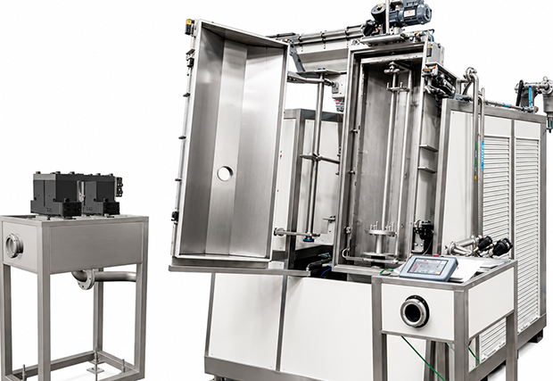 Cleaning machine with gripper
